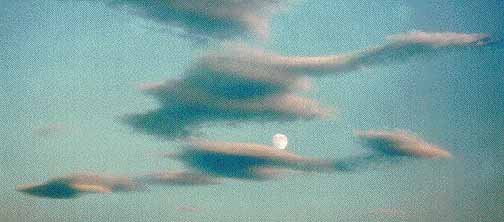 nuages et lune