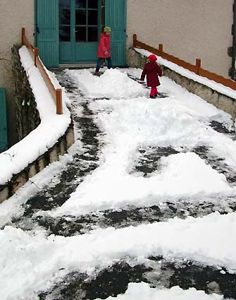 labyrinthe dans la neige