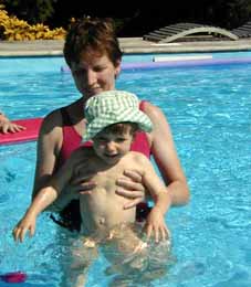 celine et margot piscine